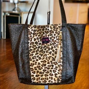 Makeup junkie bag Savannah tote NEW